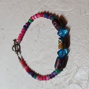 Multicolored beaded bracelet